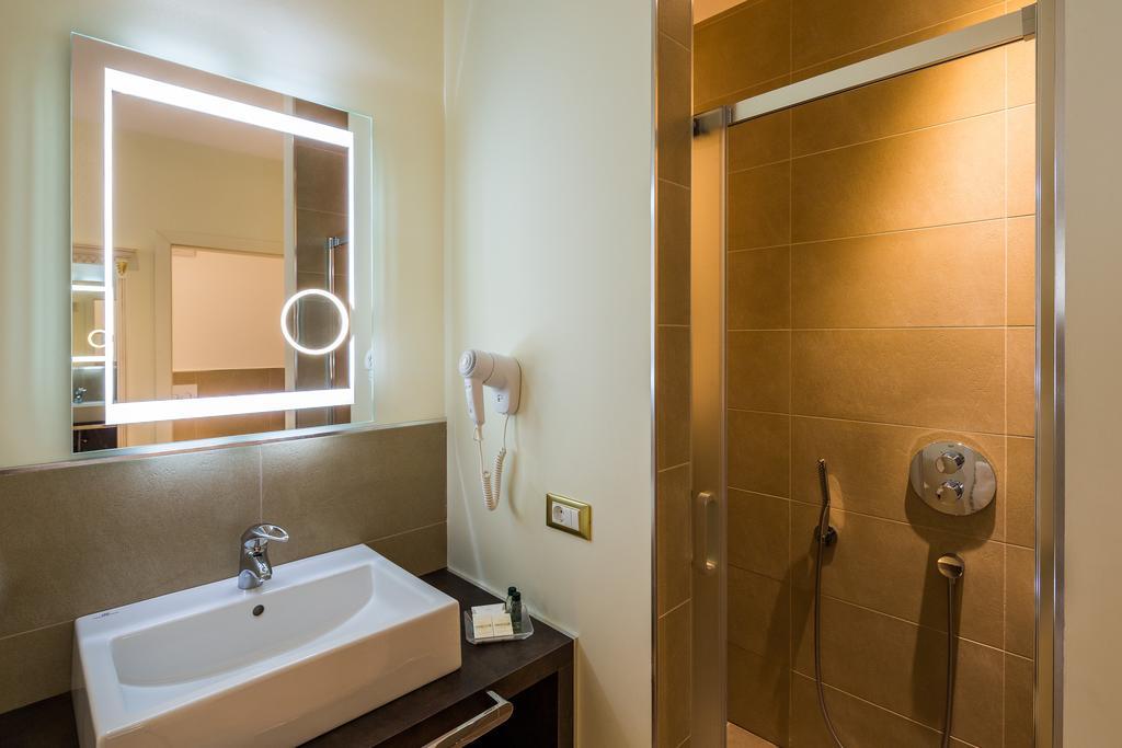 Hotel Windsor & 4*
